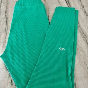 ALO Yoga Vibrant Green Leggings